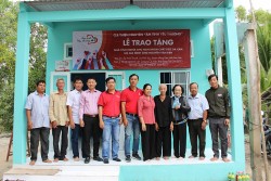 CLB thiện nguyện Ấm Tình Yêu Thương trao tặng nhà tình nghĩa cho nạn nhân chất độc da cam