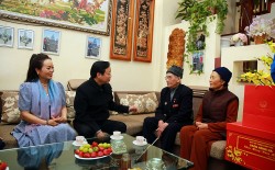 Phó Thủ tướng Trần Hồng Hà thăm, tặng quà hộ nghèo, gia đình chính sách