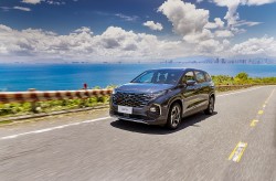 Hyundai Custin lần đầu ra mắt có giá từ 850 triệu đồng
