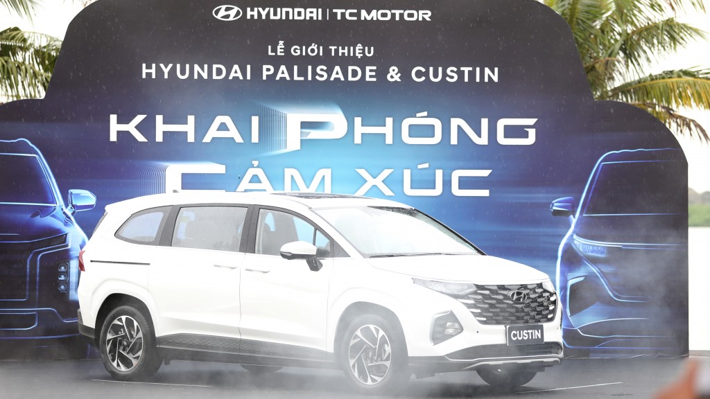 Hyundai ra mắt 2 dòng xe Palisade và Custin với giá siêu hấp dẫn