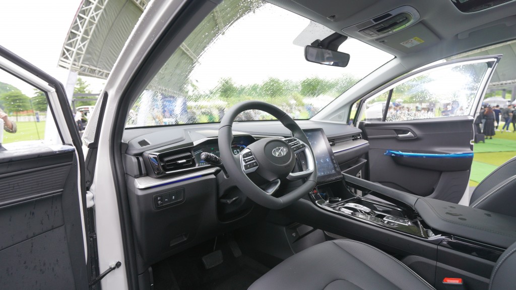 Hyundai ra mắt 2 dòng xe Palisade và Custin với giá siêu hấp dẫn
