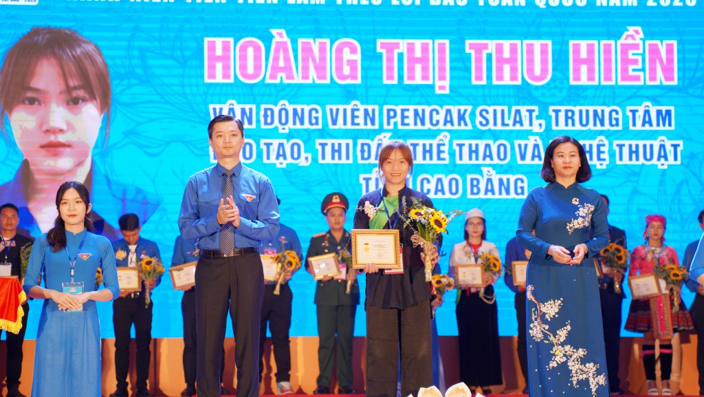 Tuyên dương 420 thanh niên tiên tiến làm theo lời Bác năm 2023
