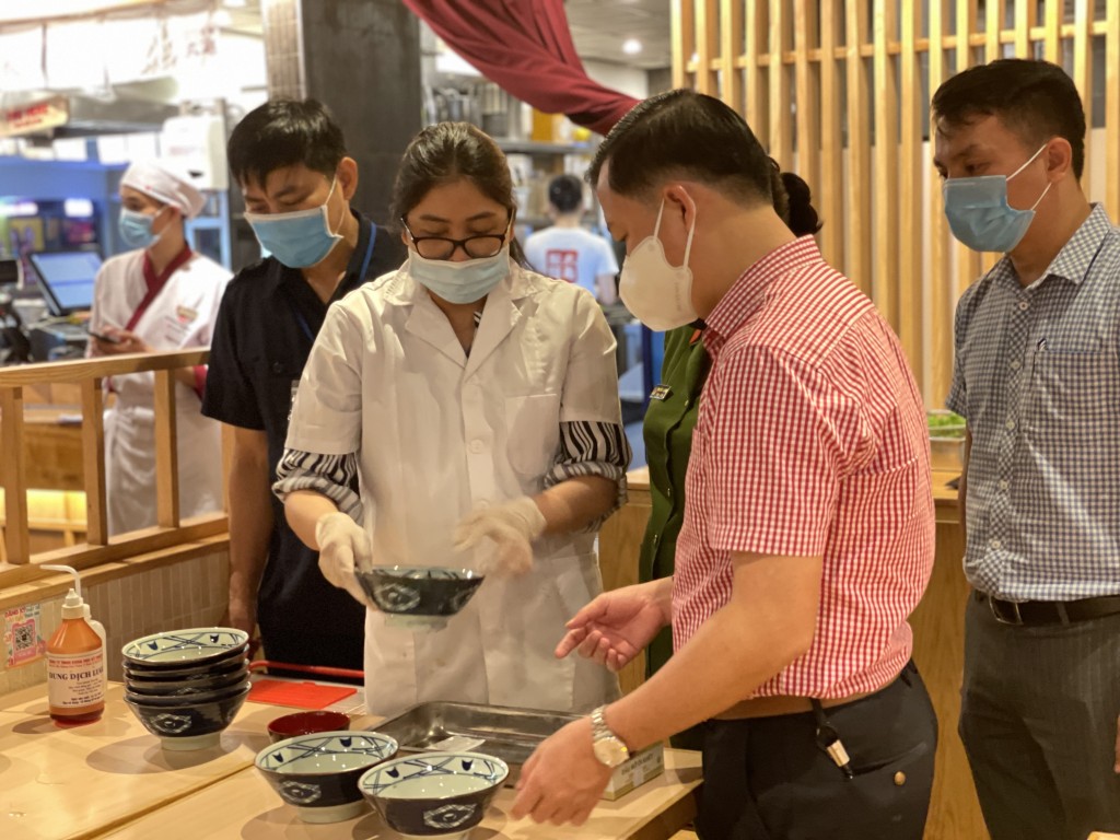 Kỳ 4: Tăng cường đảm bảo kiểm soát thức ăn đường phố