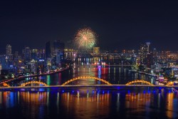Sân khấu DIFF 2024 lấy cảm hứng hình ảnh bàn tay