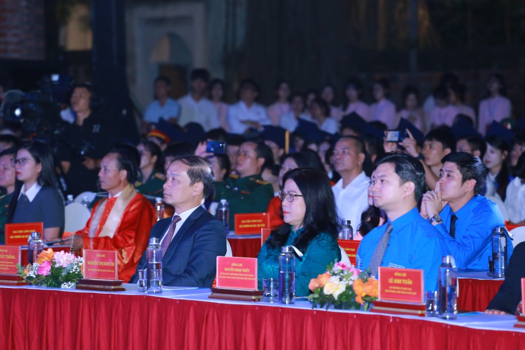 Toàn cảnh thủ khoa 2024