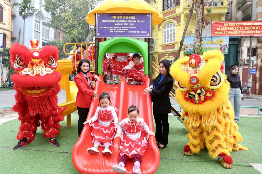Công trình hoàn thành mang đến niềm vui lớn cho thanh thiếu nhi và người dân tổ dân phố 12