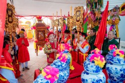 Độc đáo lễ rước nước đền Rừng