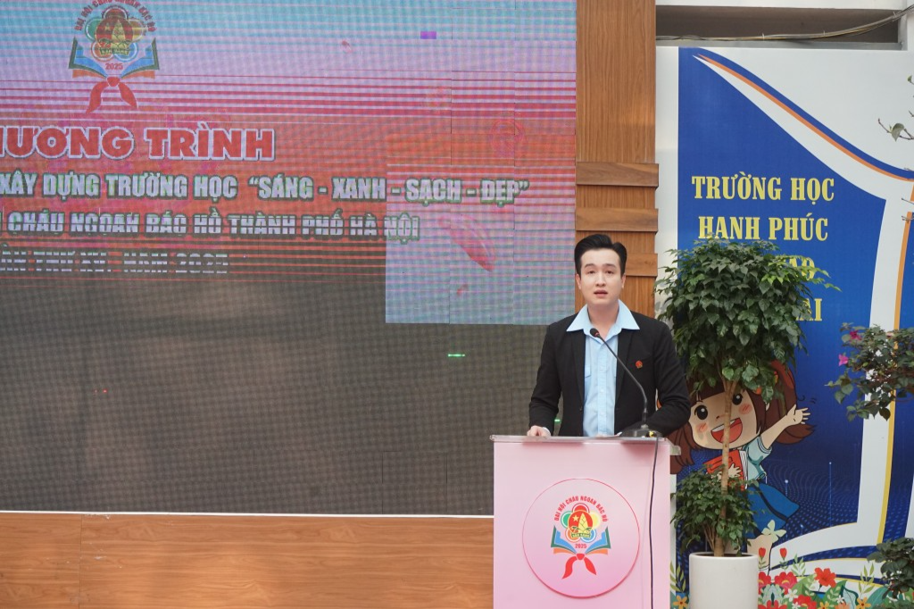 Chiến sỹ nhí xây dựng trường học sáng - xanh - sạch - đẹp