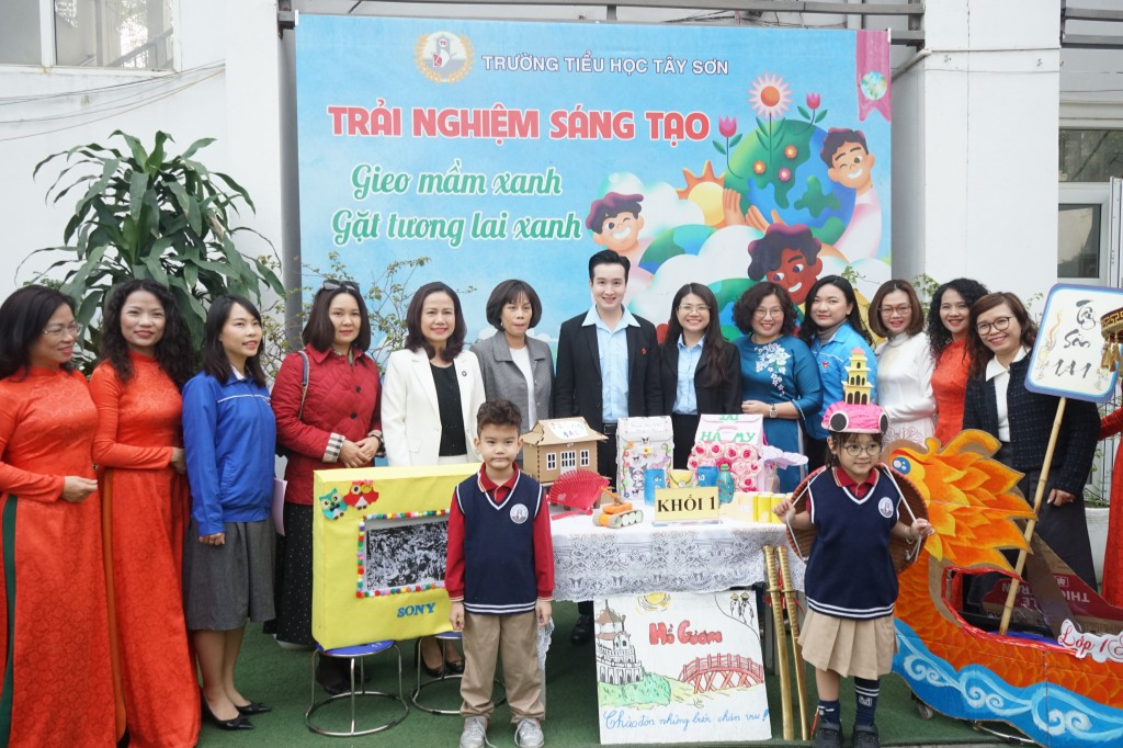 Chiến sỹ nhí xây dựng trường học sáng - xanh - sạch - đẹp