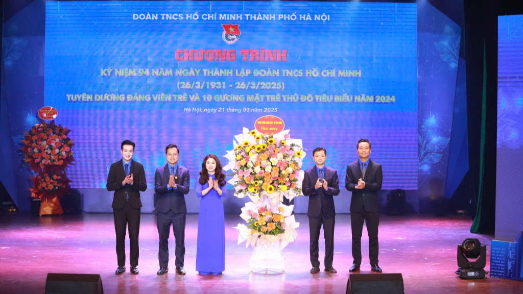Hòa khát vọng thanh xuân với khát vọng chung của toàn dân tộc Hòa khát vọng thanh xuân với khát vọng chung của toàn dân tộc