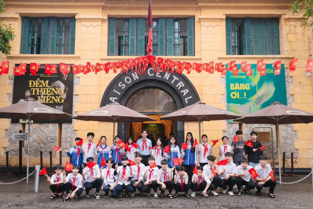Tô thắm Thủ đô bằng màu cờ Tổ quốc