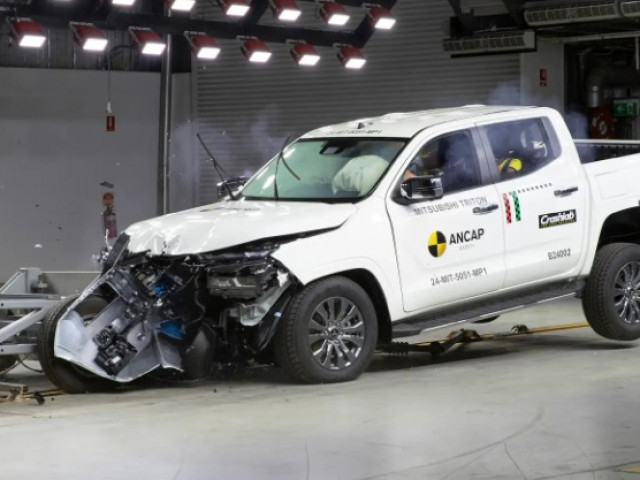 Mitsubishi Triton 2025 đạt chuẩn an toàn 5 sao ANCAP mới