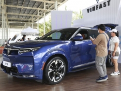“Lợi ích kép” giúp chủ xe xăng dễ dàng chuyển sang xe điện