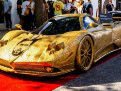 Cận cảnh "siêu xe" Pagani Zonda Carpincho được chế tác từ 100.000 đồng xu