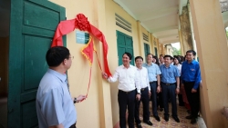 BIDV trao phòng máy tính và trồng cây tại Thanh Hóa
