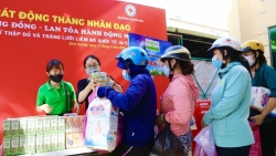 Niềm hạnh phúc của những người nghèo mưu sinh trên đất Bình Dương