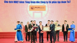 “Bầu Hiển” ủng hộ hơn 8 tỷ đồng tiếp sức đồng bào miền Trung vượt lũ