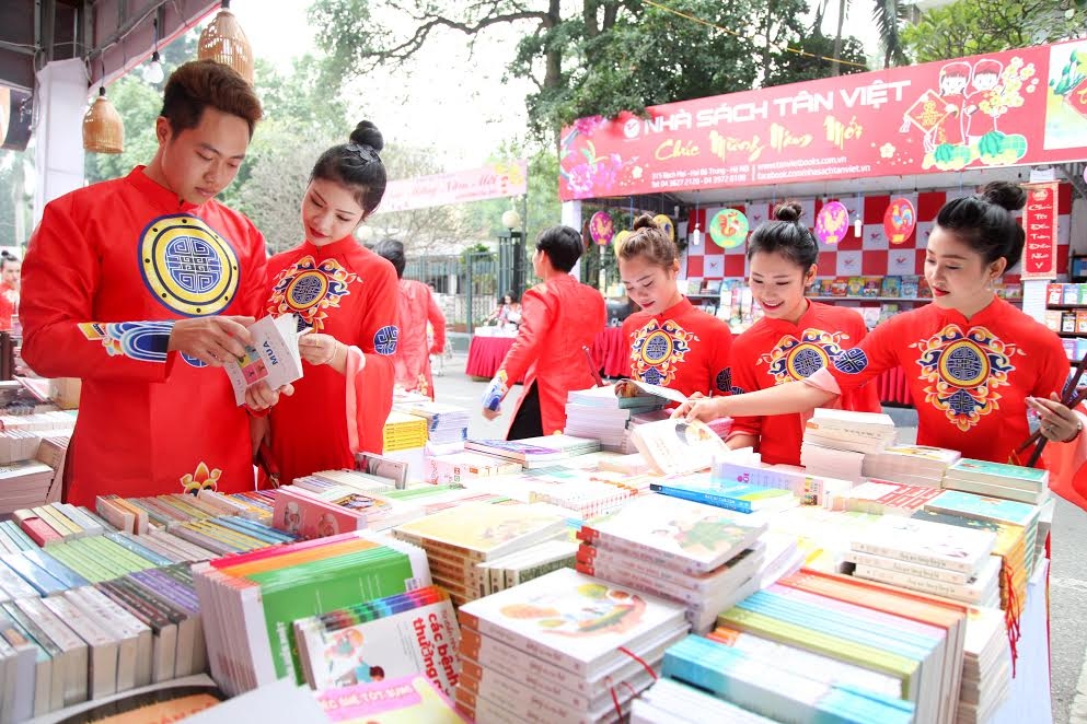 Theo kế hoạch, Phố sách Xuân Tân Sửu 2021 sẽ diễn ra với nhiều hoạt động, như tọa đàm, giao lưu, giới thiệu sách và các chương trình biểu diễn nghệ thuật dân tộc