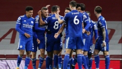 Vardy tỏa sáng, Leicester City xuất sắc đánh bại Arsenal