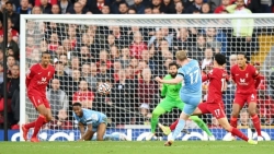 Rượt đuổi tỷ số hấp dẫn, Liverpool và Manchester City cầm hòa nhau