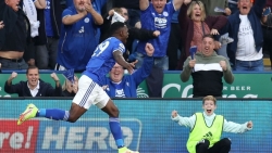 Manchester United thảm bại trước Leicester City