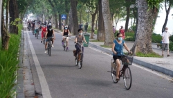 Hà Nội: Ghi hình xử phạt người không đeo khẩu trang, tụ tập đông nơi công cộng