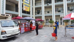 Ấm áp tình người trong những ngày chống 