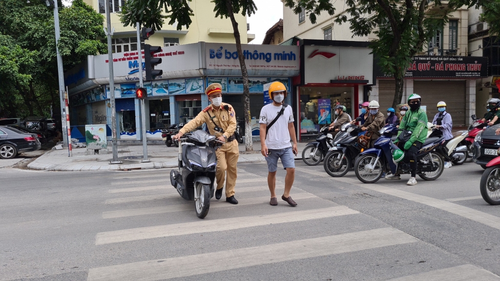 Muôn vàn lý do đổ lỗi khi vi phạm giao thông trong thời tiết nắng nóng