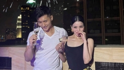 Tin tức giải trí mới nhất ngày 2/1: Lệ Quyên lần đầu đăng ảnh tình tứ bên 