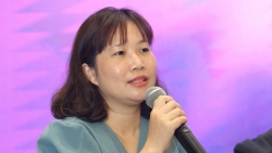 Biên kịch Huyền Lê đổi khác mình trong phim 