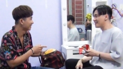 Khánh Phương, Châu Gia Kiệt thay nhau kể về “tật xấu” của mẹ ở hậu trường 