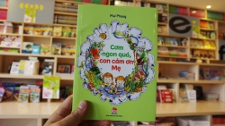 Ra mắt cuốn sách 
