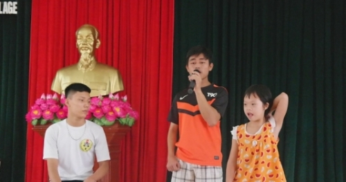 Teen Thủ đô sử dụng giấy tái chế làm thiện nguyện