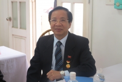 Người bác sĩ hai thập kỷ "nặng nợ với chữ chịu"