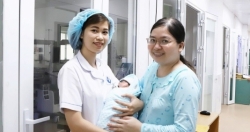 Bệnh viện Phụ sản Hà Nội nuôi thành công em bé sinh non 27 tuần