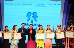 Tuyên dương 63 thầy cô tiêu biểu dạy học sinh vùng dân tộc thiểu số