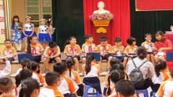Cô giáo tài năng truyền cảm hứng cho học trò qua từng trang sách